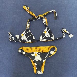 Salinas Reversible Bikini, size small, triangle top, polka dot to daisy print